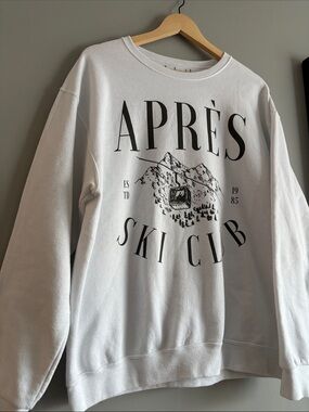 Apres Ski Club Sweatshirt